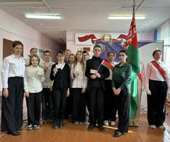 Торжественная линейка, посвященная началу учебной четверти