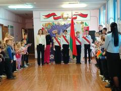 Торжественная линейка, посвящённая окончанию первой четверти